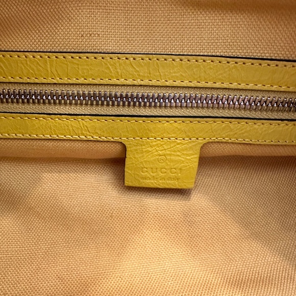 Gucci - Interlocking GG Small Convertible Duffle Bag in Crinkle Yellow Leather - Picture 10 of 16